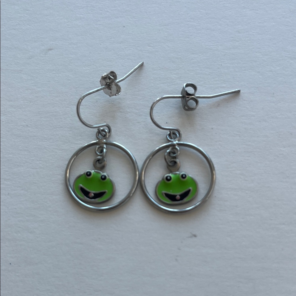 Claire's Green Frog Earrings